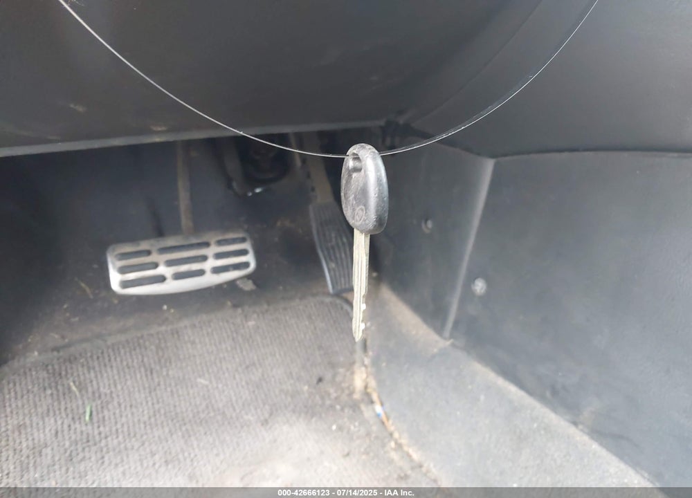 2009 KIA SPECTRA5 VIN: KNAFE242995025530