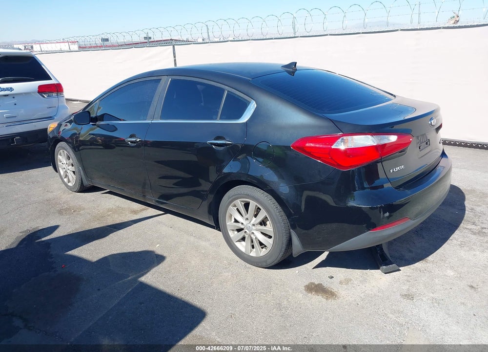 2015 KIA FORTE VIN: KNAFX4A85F5282033
