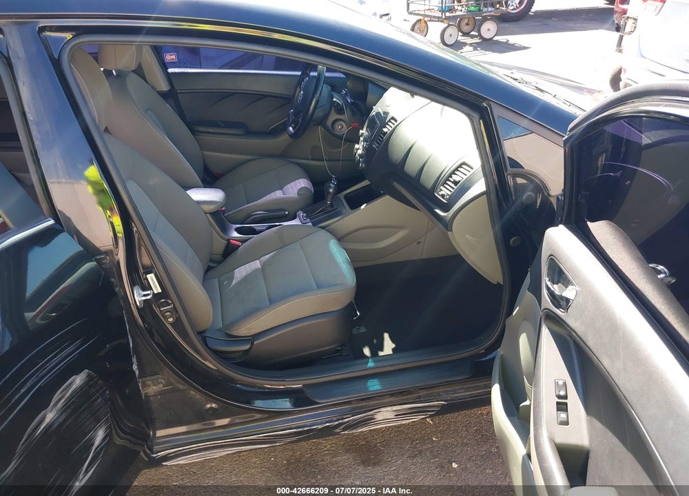 2015 KIA FORTE VIN: KNAFX4A85F5282033