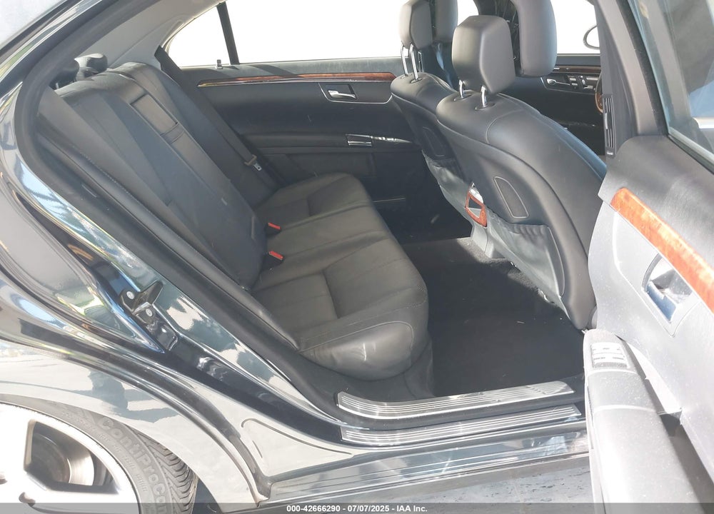 2007 MERCEDES-BENZ S CLASS VIN: WDDNG71X37A095492