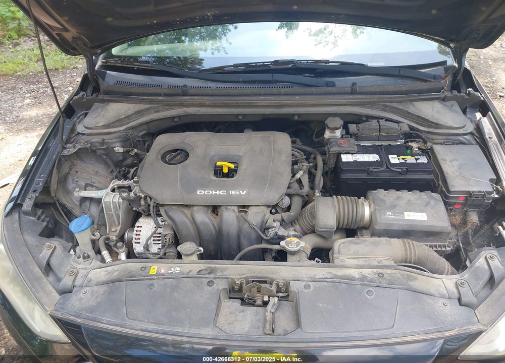 2017 HYUNDAI ELANTRA VIN: 5NPD84LF8HH144217