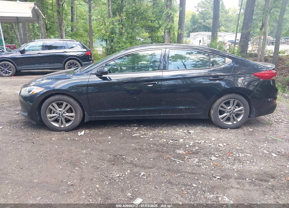 2017 HYUNDAI ELANTRA VIN: 5NPD84LF8HH144217