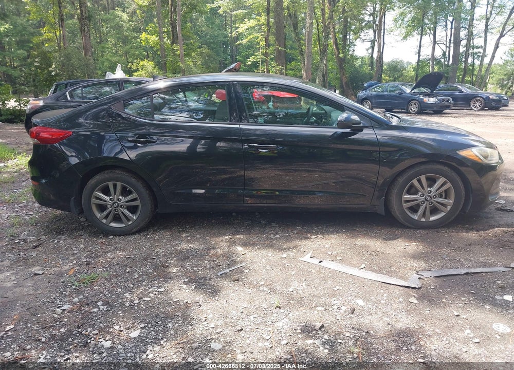 2017 HYUNDAI ELANTRA VIN: 5NPD84LF8HH144217