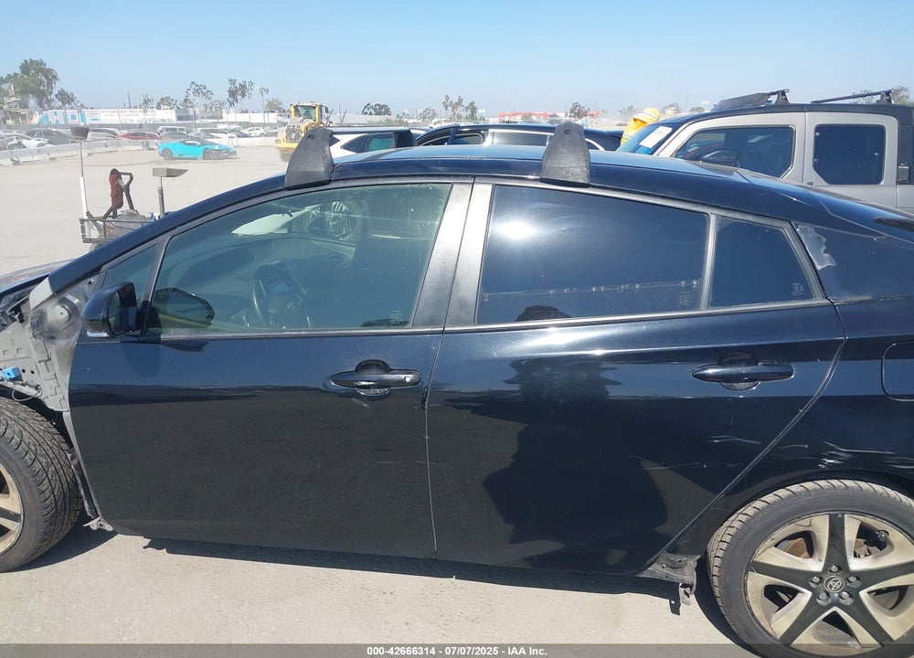 2016 TOYOTA PRIUS VIN: JTDKARFU5G3009595