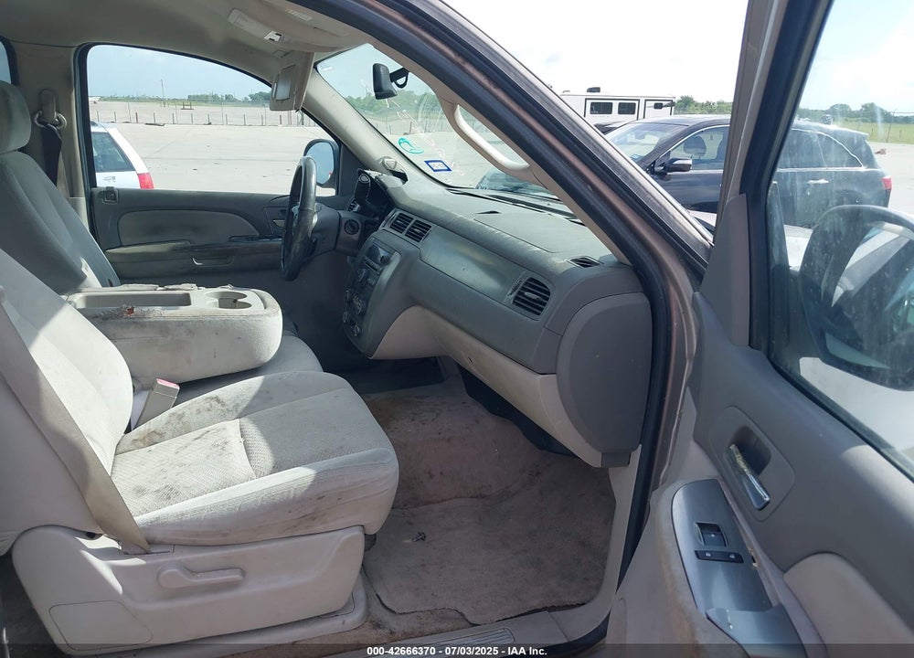 2007 CHEVROLET SUBURBAN 1500 VIN: 3GNFC16037G199184