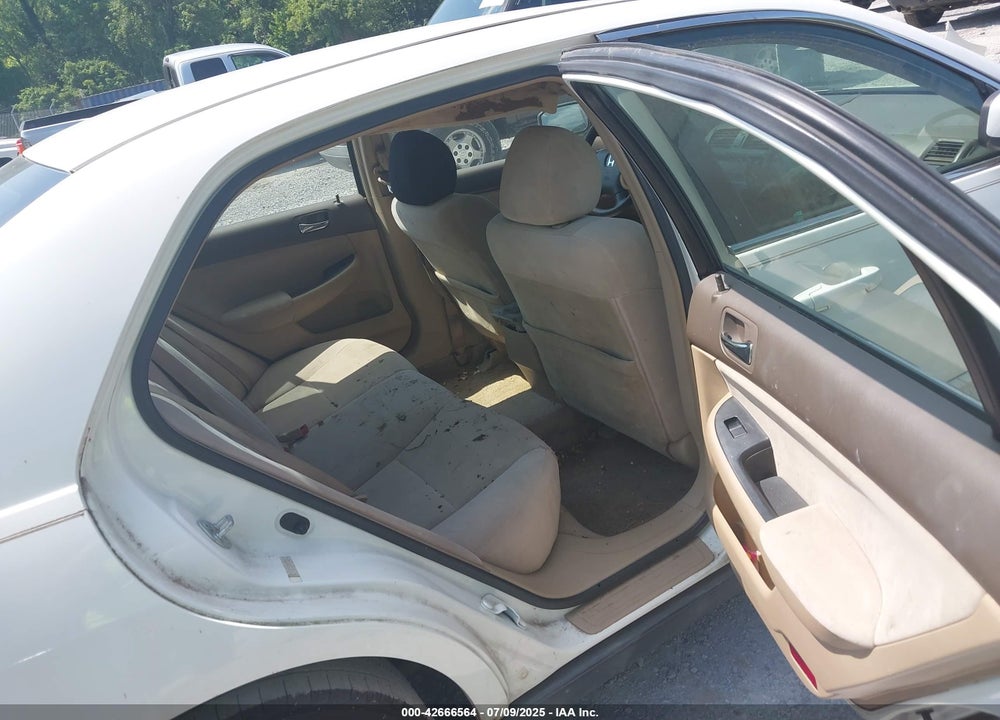 2004 HONDA ACCORD 2.4 LX VIN: JHMCM56374C001942