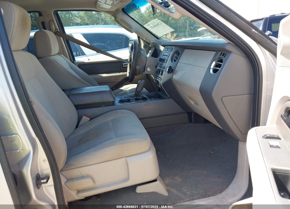 2007 FORD EXPEDITION EL XLT VIN: 1FMFK15517LA19272