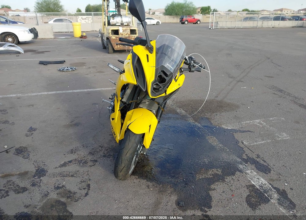 2025 SUZUKI GSX800 VIN: JS1EM13B0S7100259