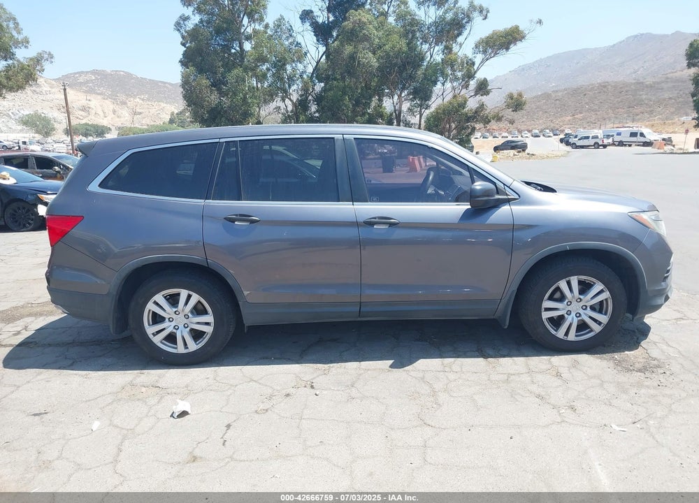 2017 HONDA PILOT VIN: 5FNYF5H19HB032115