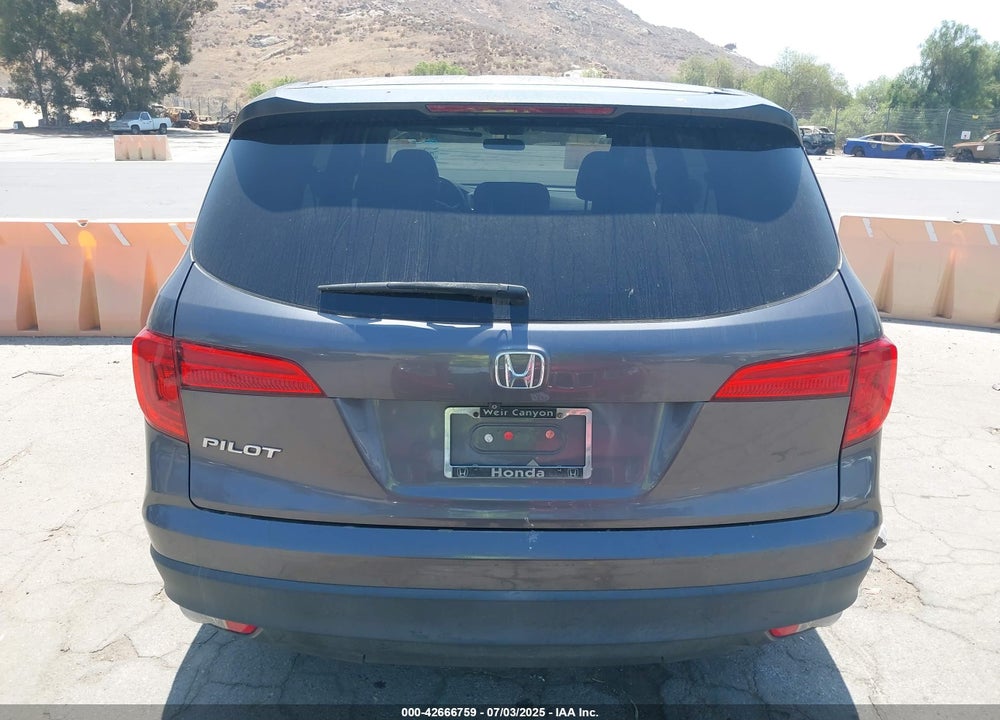 2017 HONDA PILOT VIN: 5FNYF5H19HB032115