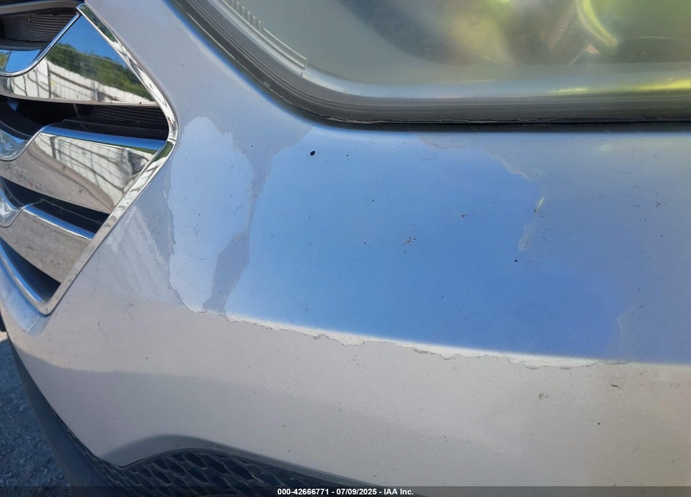 2013 HYUNDAI SANTA FE VIN: 5XYZU3LB6DG001101