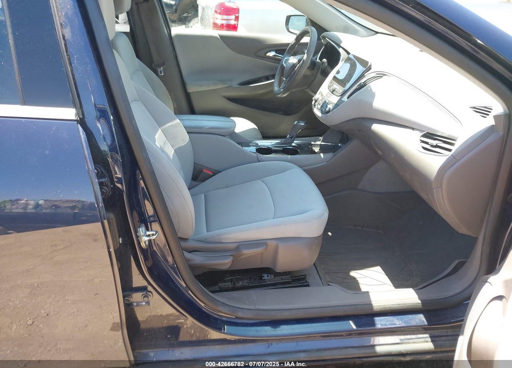 2018 CHEVROLET MALIBU VIN: 1G1ZD5ST5JF119427