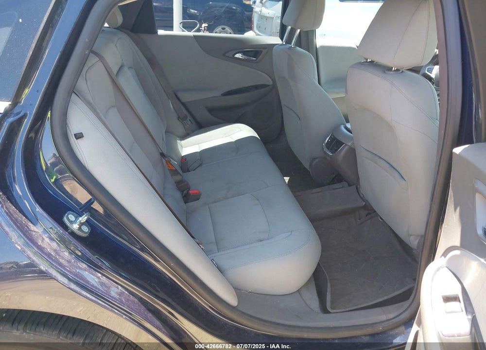 2018 CHEVROLET MALIBU VIN: 1G1ZD5ST5JF119427