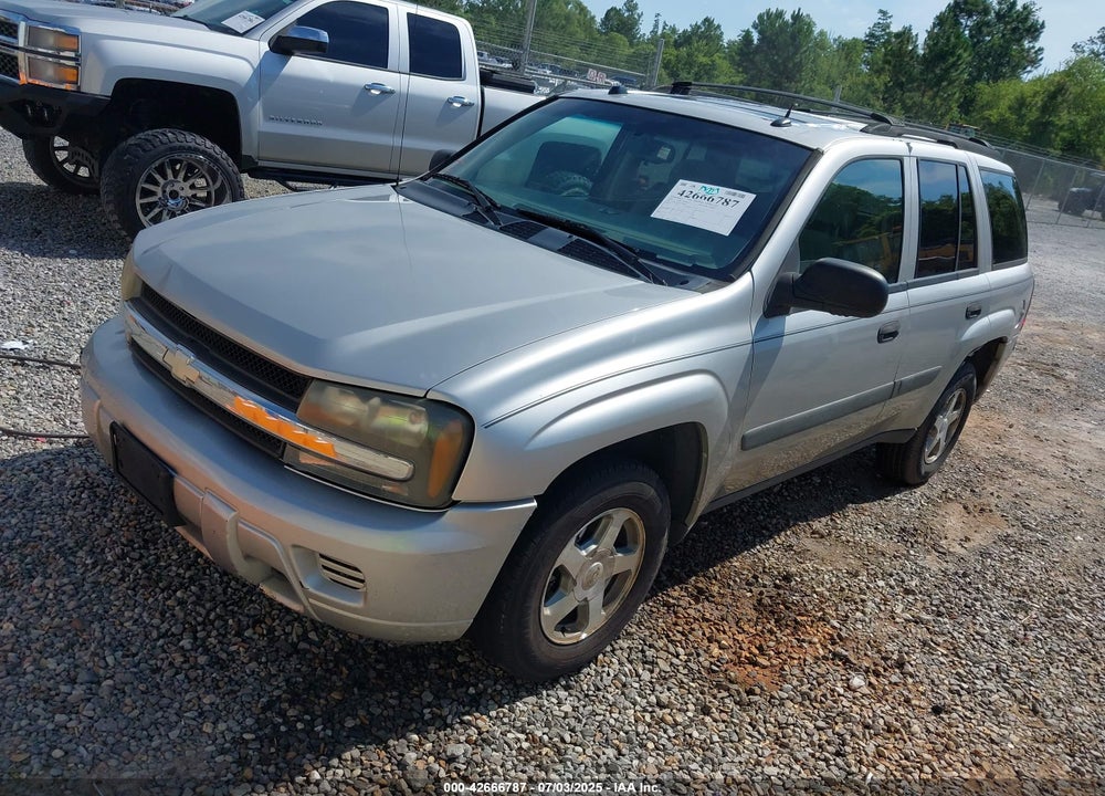 2005 CHEVROLET TRAILBLAZER LS VIN: 1GNDT13S252296055