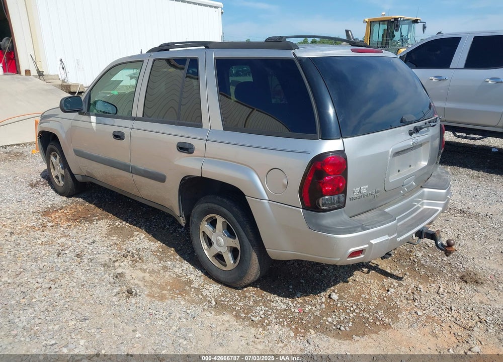 2005 CHEVROLET TRAILBLAZER LS VIN: 1GNDT13S252296055