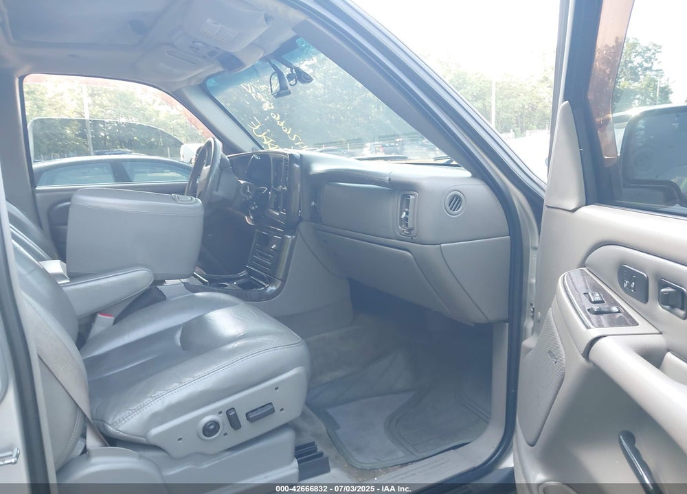 2004 GMC YUKON DENALI VIN: 1GKEK63U14J221189