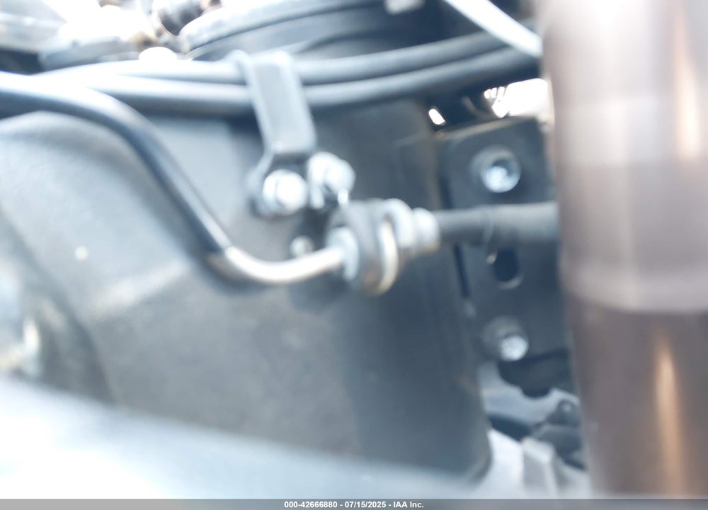 2015 SUZUKI GSX1300 RA VIN: JS1GX72B5F2100829