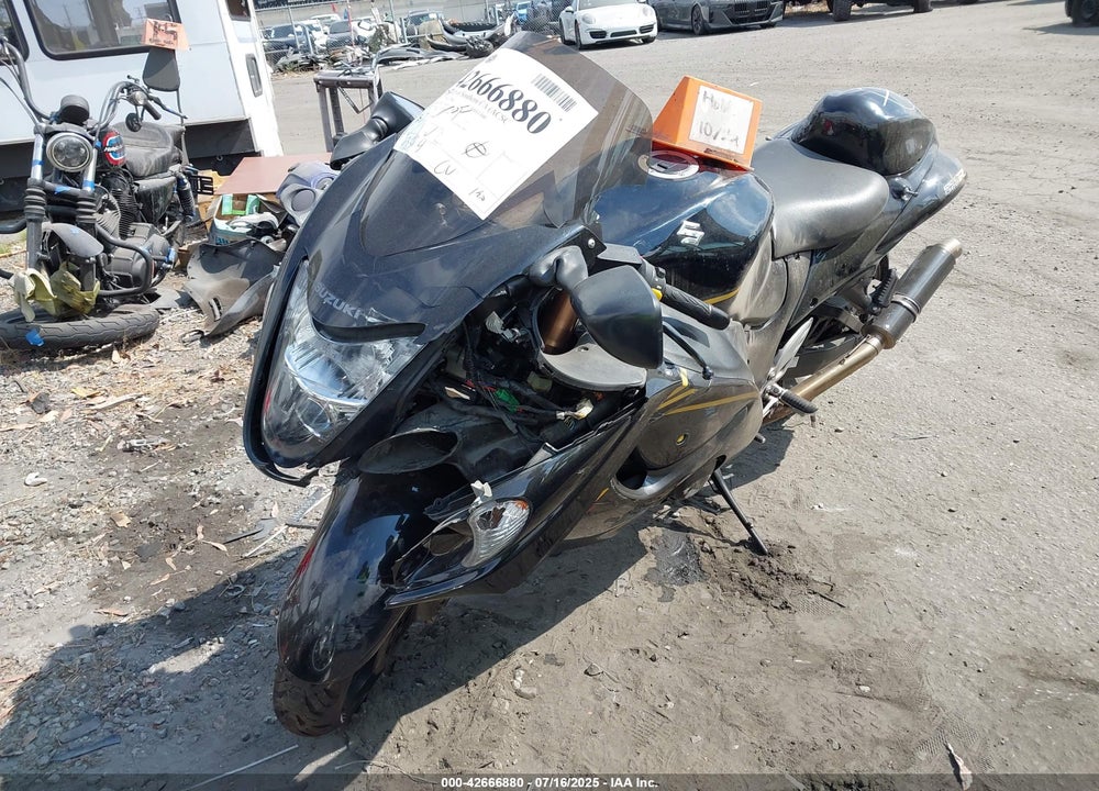2015 SUZUKI GSX1300 RA VIN: JS1GX72B5F2100829
