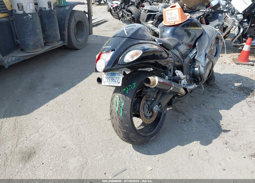 2015 SUZUKI GSX1300 RA VIN: JS1GX72B5F2100829