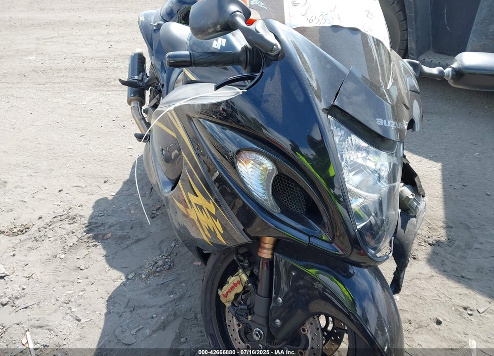 2015 SUZUKI GSX1300 RA VIN: JS1GX72B5F2100829