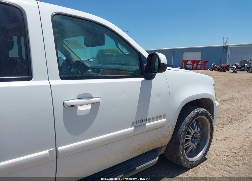 2008 CHEVROLET SUBURBAN 1500 VIN: 1GNFC16J18J212846