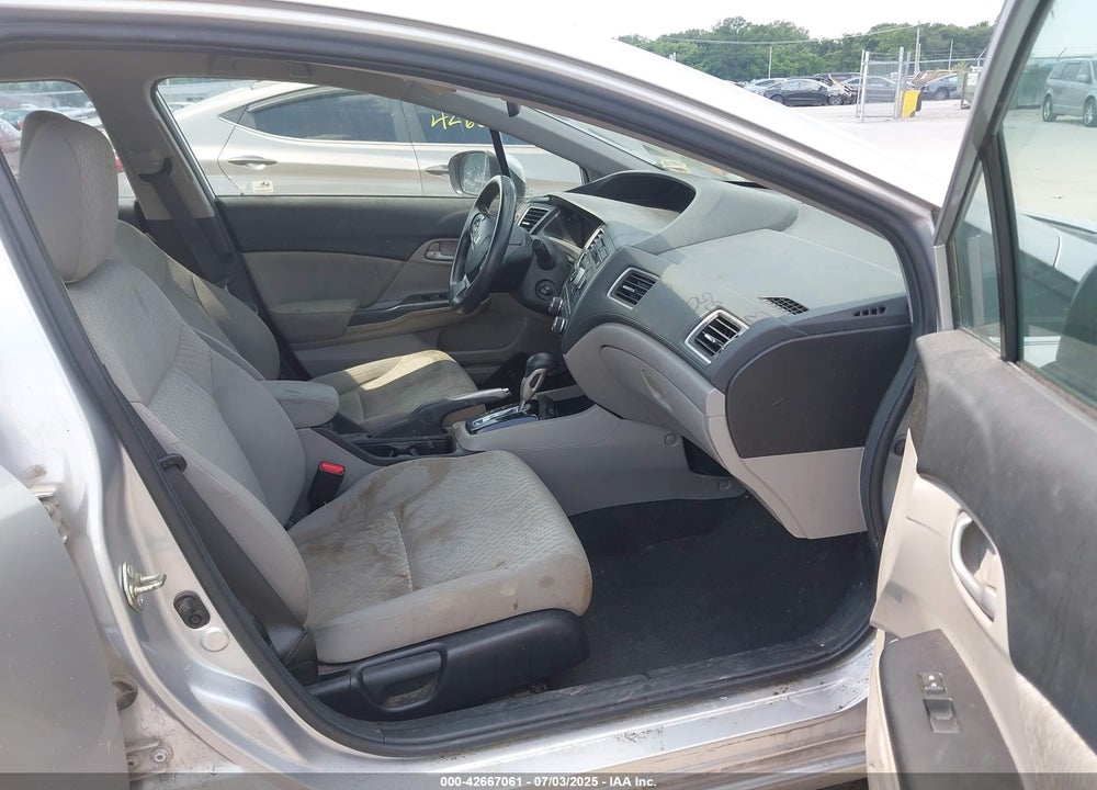 2015 HONDA CIVIC VIN: 19XFB2F5XFE007881