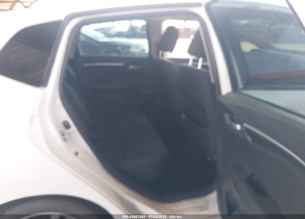 2015 HONDA FIT VIN: 3HGGK5H80FM722527