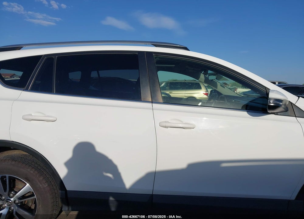 2017 TOYOTA RAV4 VIN: JTMRFREV9HJ107357