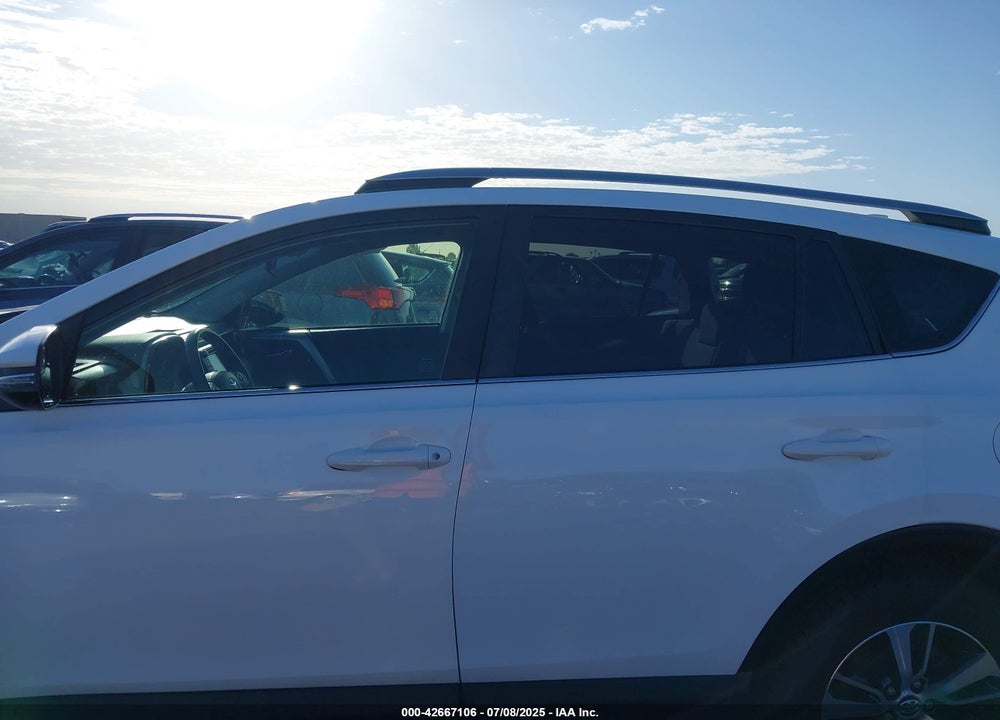 2017 TOYOTA RAV4 VIN: JTMRFREV9HJ107357