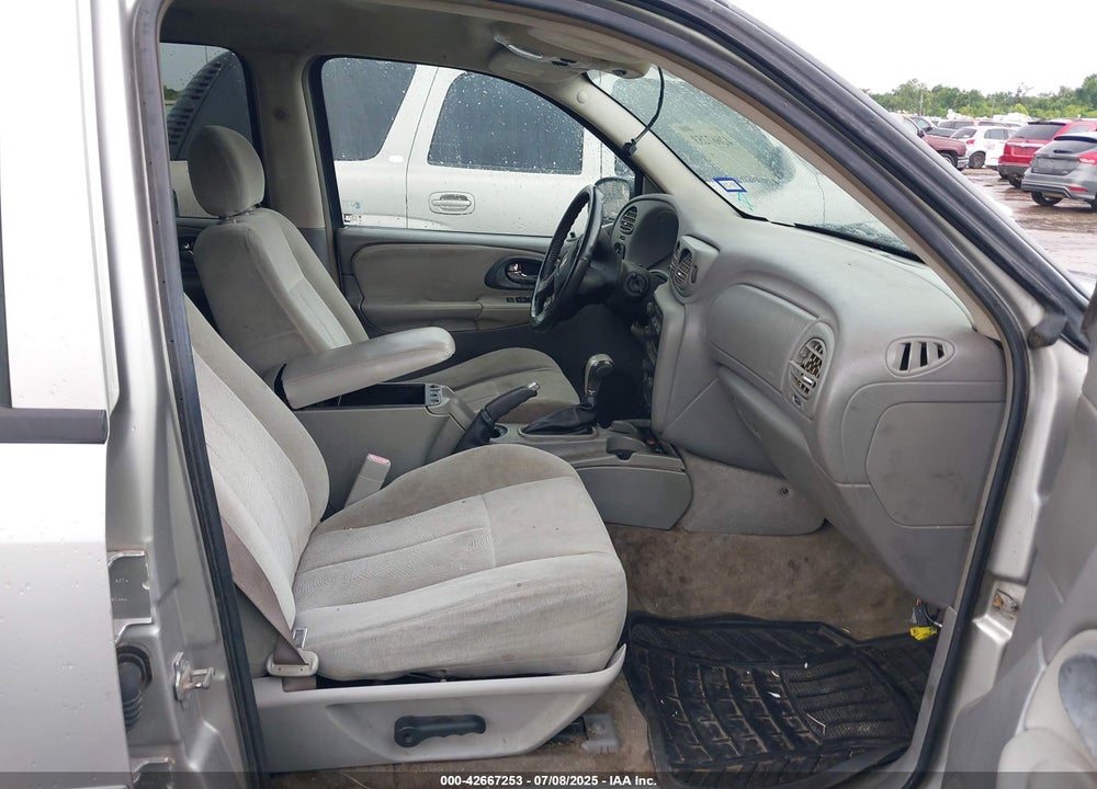 2005 CHEVROLET TRAILBLAZER EXT LT VIN: 1GNES16S556108494