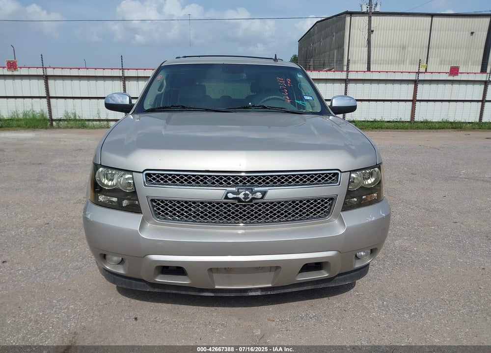 2009 CHEVROLET TAHOE VIN: 1GNFC33009R217272