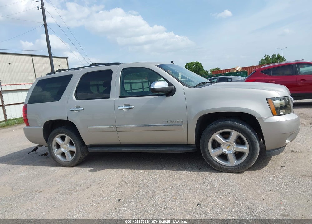 2009 CHEVROLET TAHOE VIN: 1GNFC33009R217272