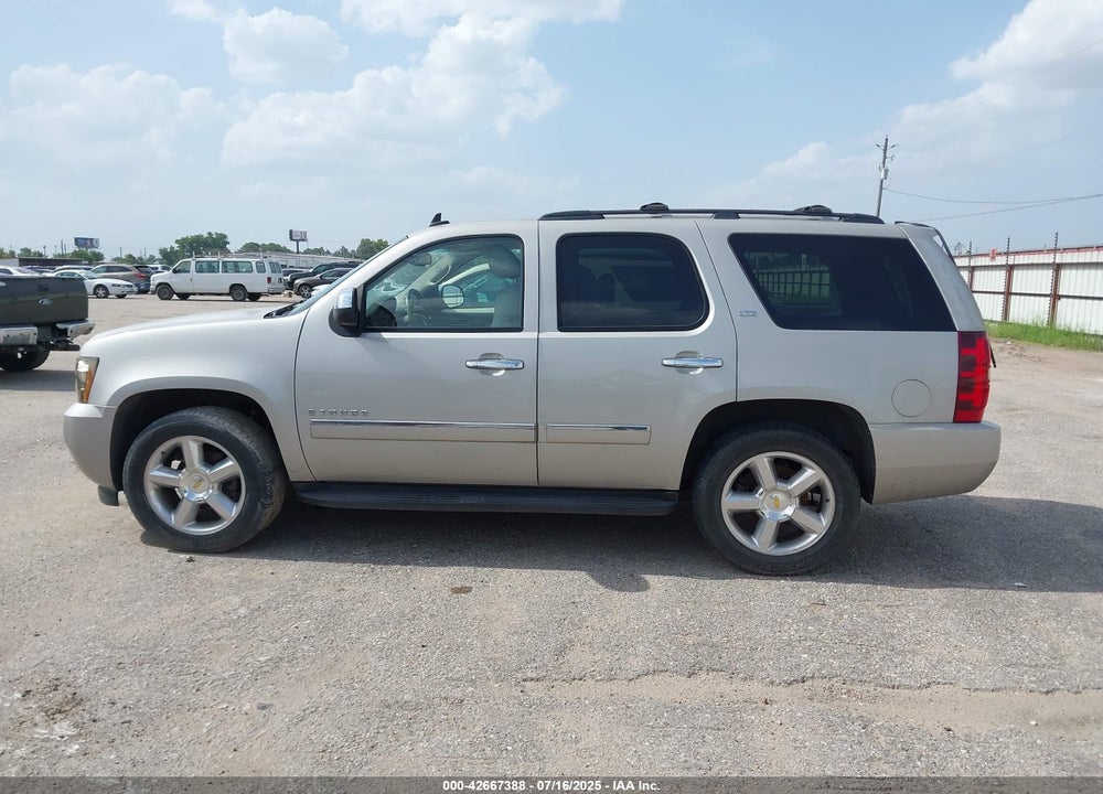 2009 CHEVROLET TAHOE VIN: 1GNFC33009R217272