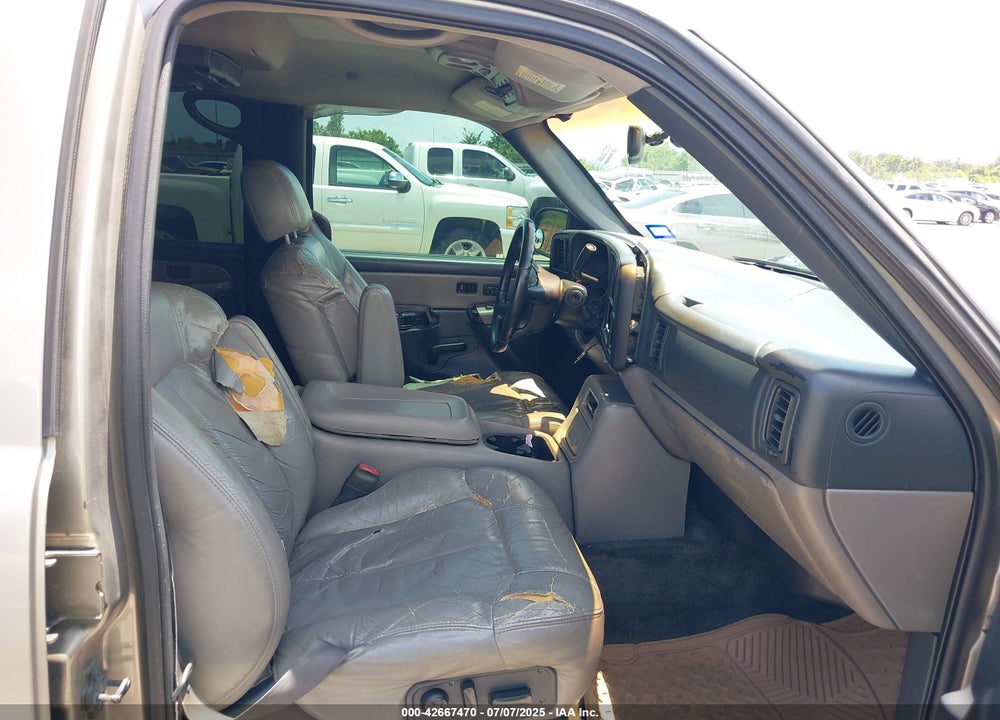 2001 CHEVROLET TAHOE LT VIN: 1GNEC13T61R169193