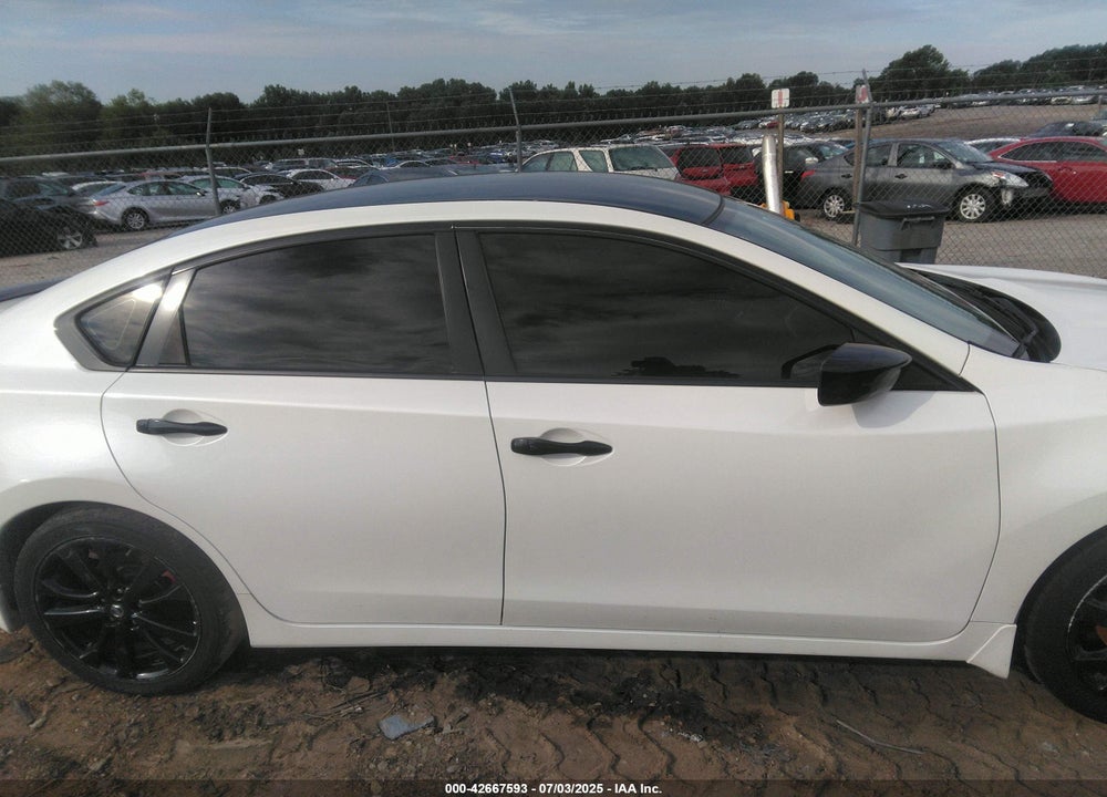 2017 NISSAN ALTIMA VIN: 1N4AL3AP9HC195895