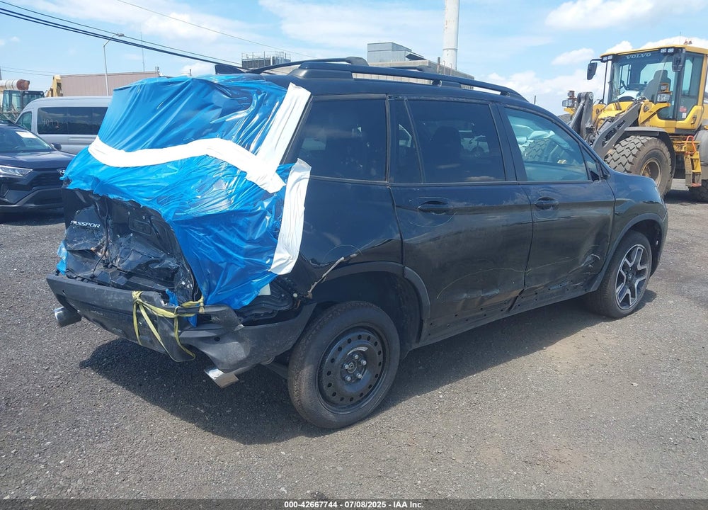 2023 HONDA PASSPORT VIN: 5FNYF8H01PB030270
