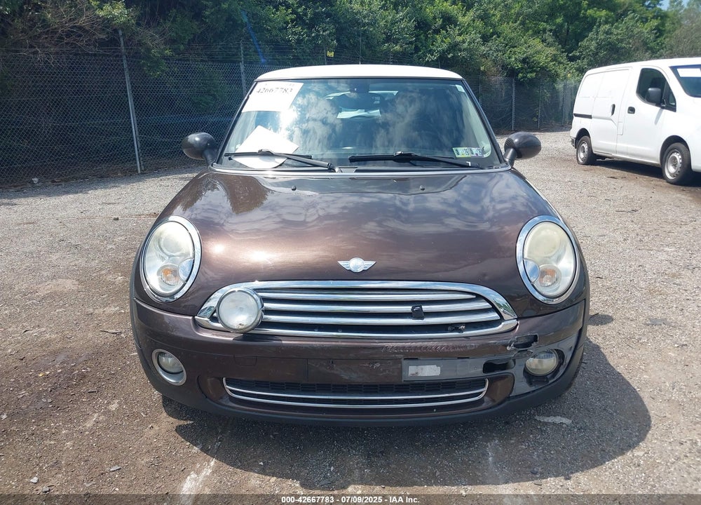 2010 MINI COOPER VIN: WMWMF3C55ATZ23127