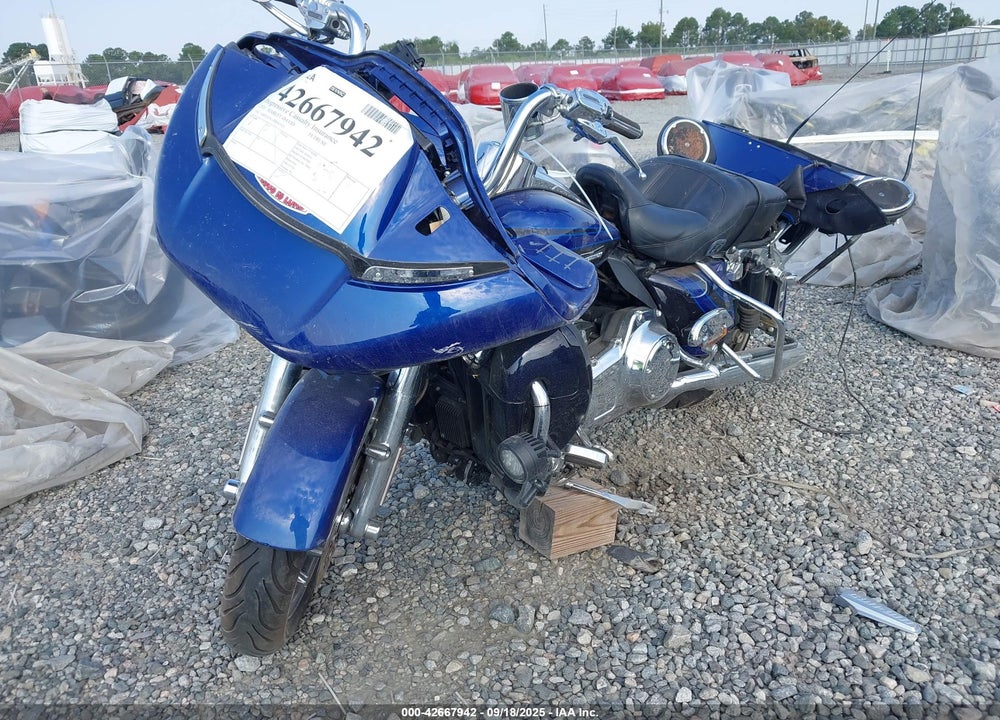 2015 HARLEY-DAVIDSON FLTRUSE CVO ROAD GLIDE VIN: 1HD1TAN10FB962510