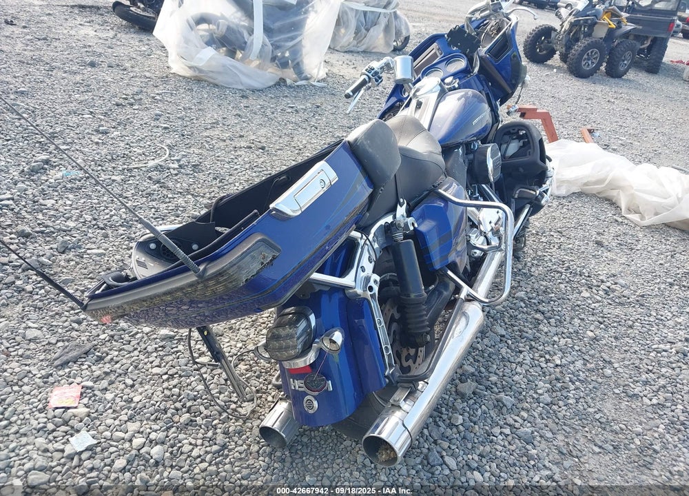 2015 HARLEY-DAVIDSON FLTRUSE CVO ROAD GLIDE VIN: 1HD1TAN10FB962510