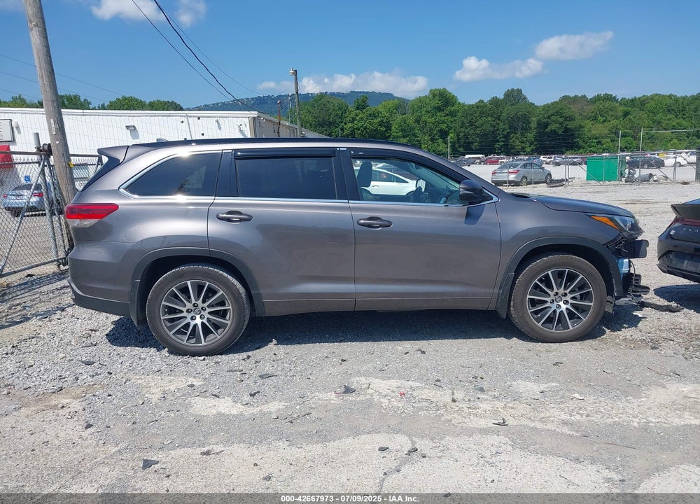 2018 TOYOTA HIGHLANDER VIN: 5TDJZRFH1JS895847