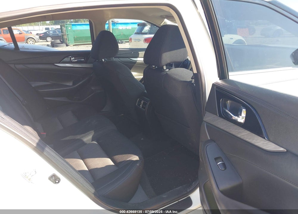 2017 NISSAN MAXIMA VIN: 1N4AA6AP5HC369906