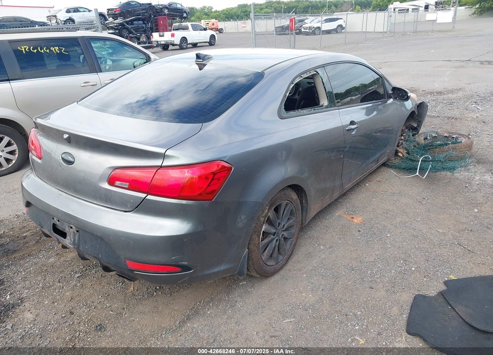 2014 KIA FORTE VIN: KNAFX6A84E5239023