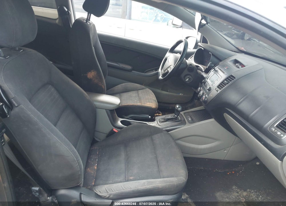 2014 KIA FORTE VIN: KNAFX6A84E5239023