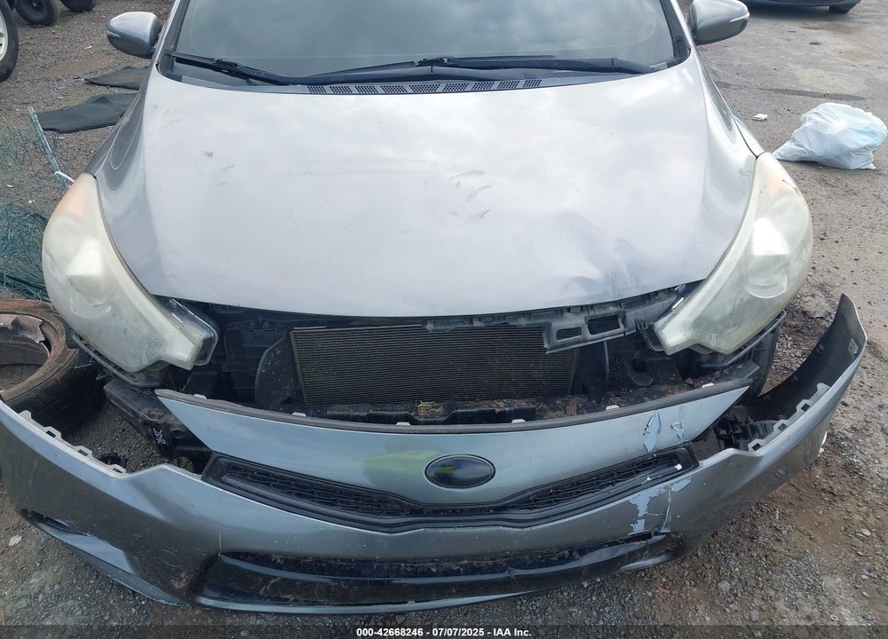 2014 KIA FORTE VIN: KNAFX6A84E5239023