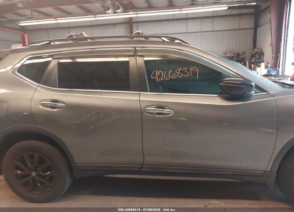 2017 NISSAN ROGUE VIN: 5N1AT2MV3HC893798