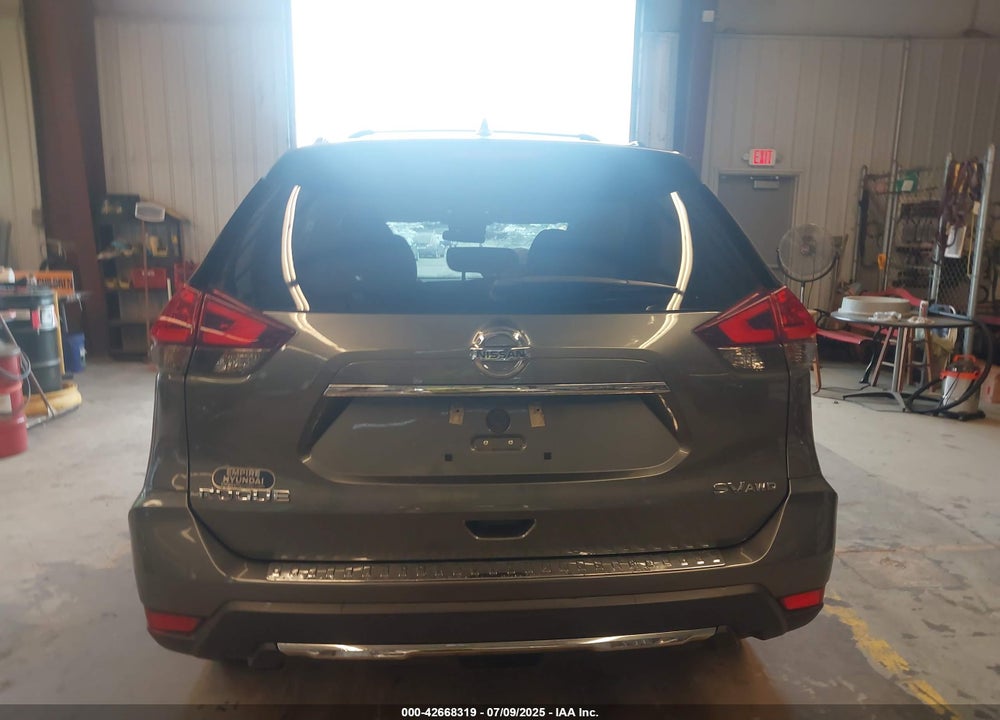 2017 NISSAN ROGUE VIN: 5N1AT2MV3HC893798