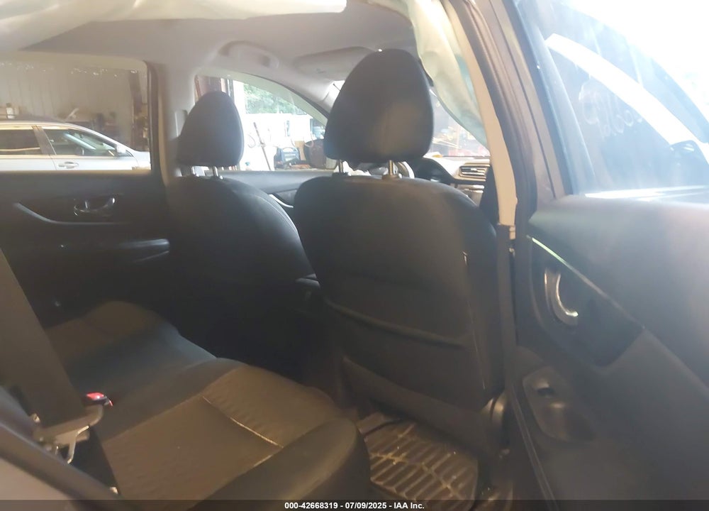 2017 NISSAN ROGUE VIN: 5N1AT2MV3HC893798