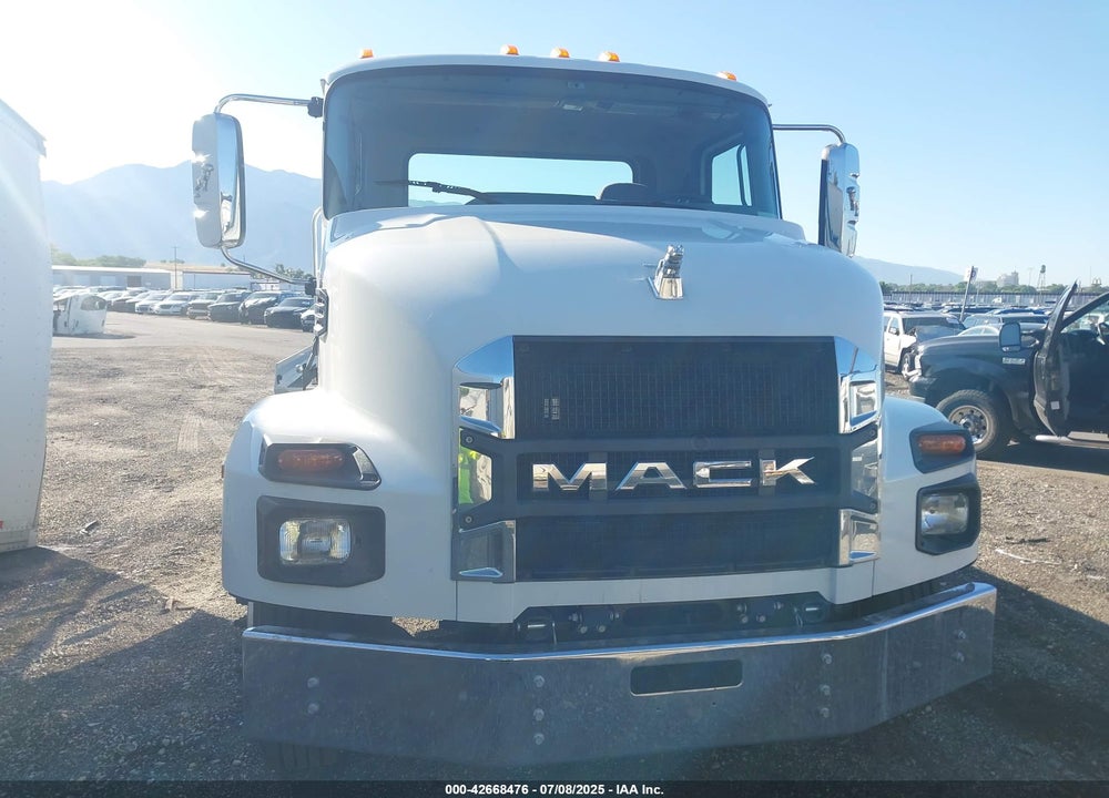 2024 MACK MD VIN: 1M2MDBAA6RS012000