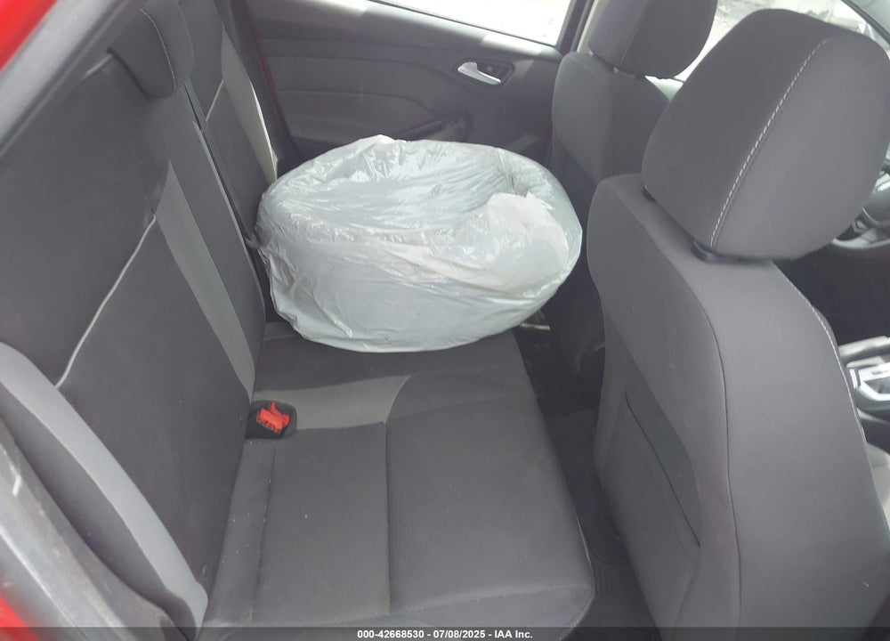 2014 FORD FOCUS VIN: 1FADP3F20EL221326