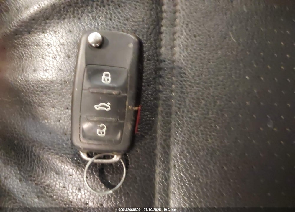 2014 VOLKSWAGEN JETTA VIN: 3VWD07AJ2EM400385